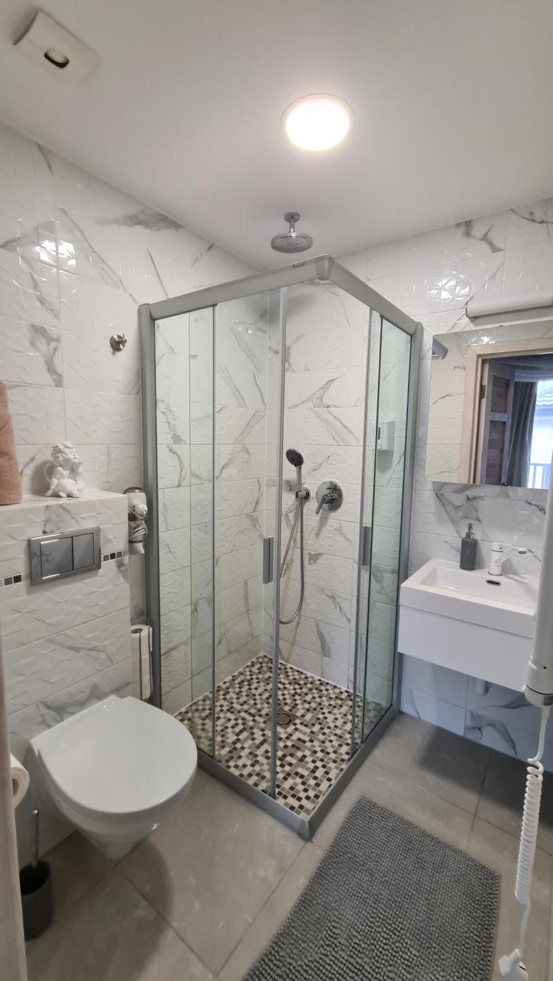 Dp Art Residence - Self Check In Kaunas Bilik gambar